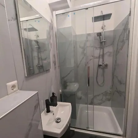 Lavins Kueche Bad Balkon Wlan Tv Apartment